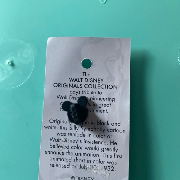 Disney silly symphony Trading Pin. Limited Edition of 5000. NWT - Picture 3 of 3